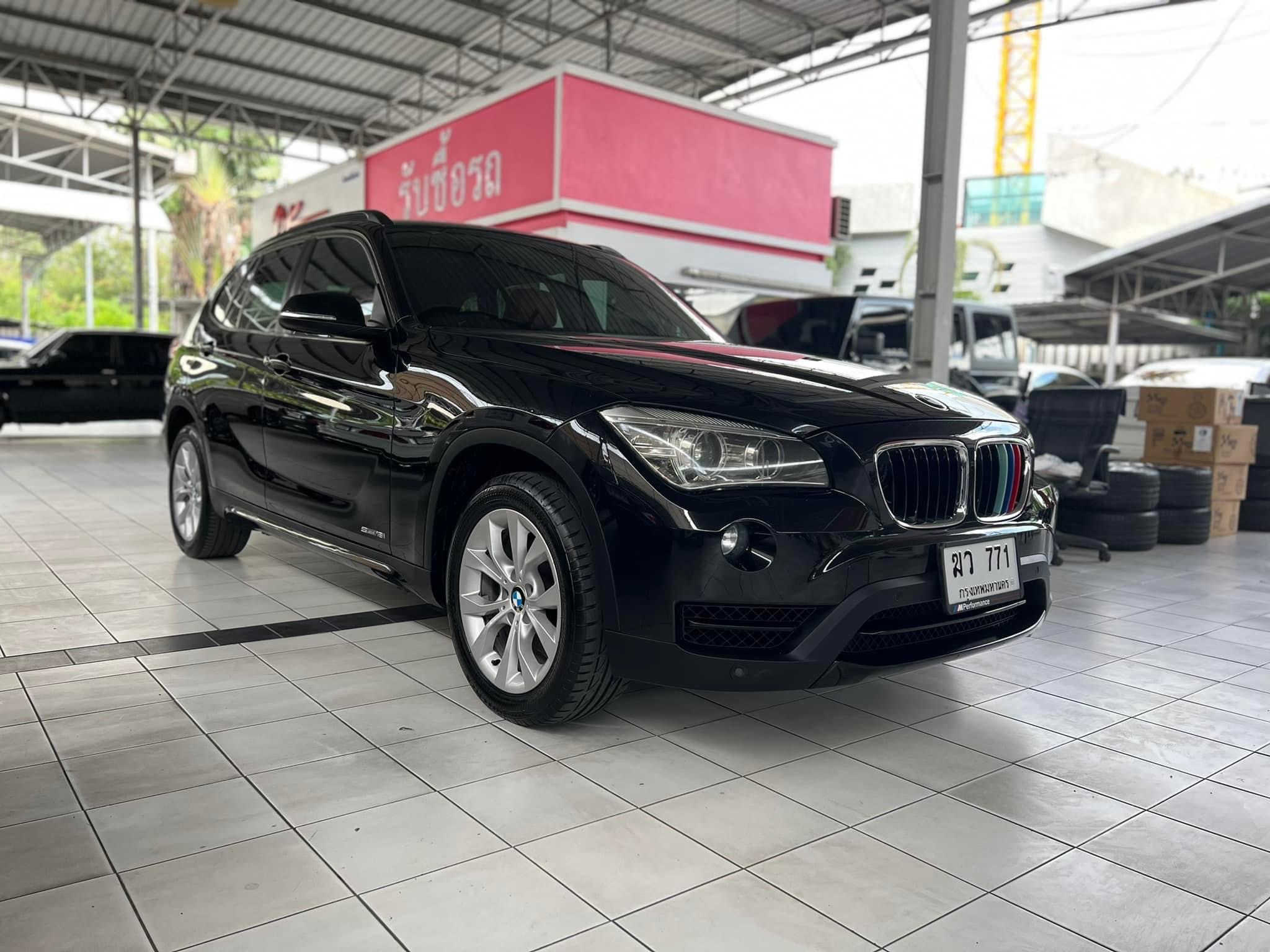 BMW X1 sDrive18i Sport LCI ปี 2015