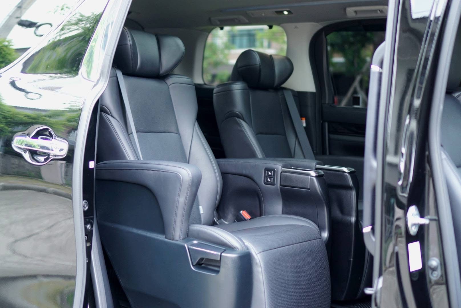 Toyota Alphard SC ปี 2022 แท้ ( MINOR CHANGE )