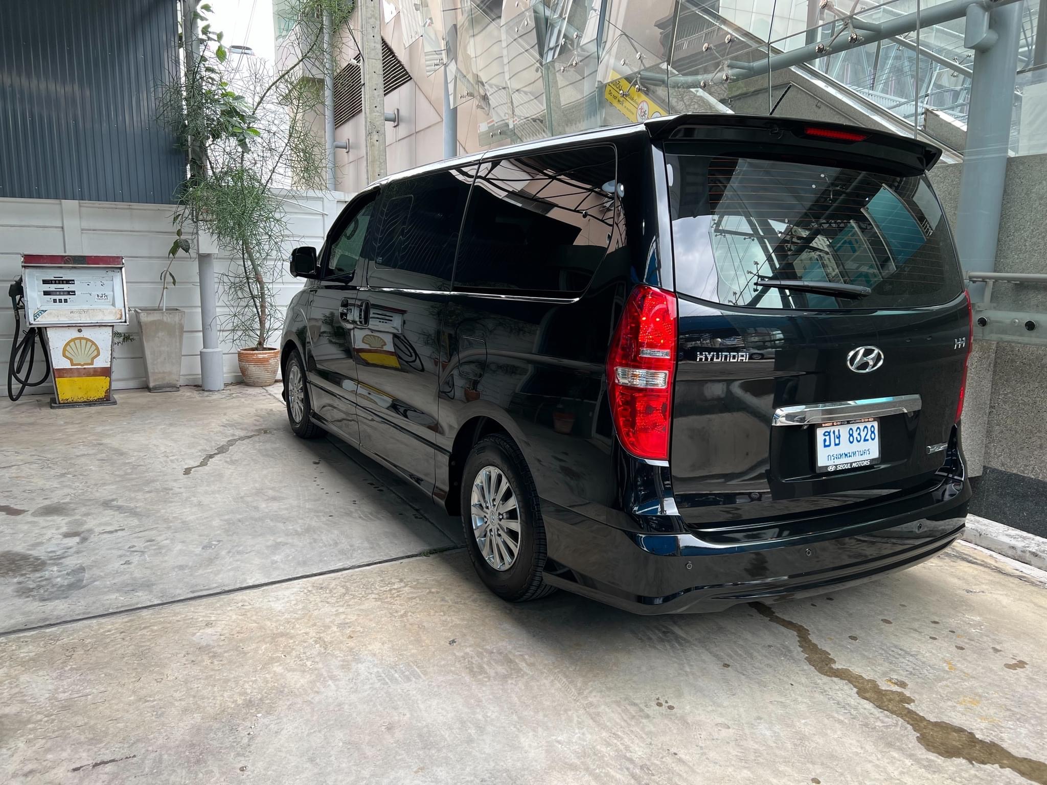 HYUNDAI H1 DELUXE TOP ปี 2017