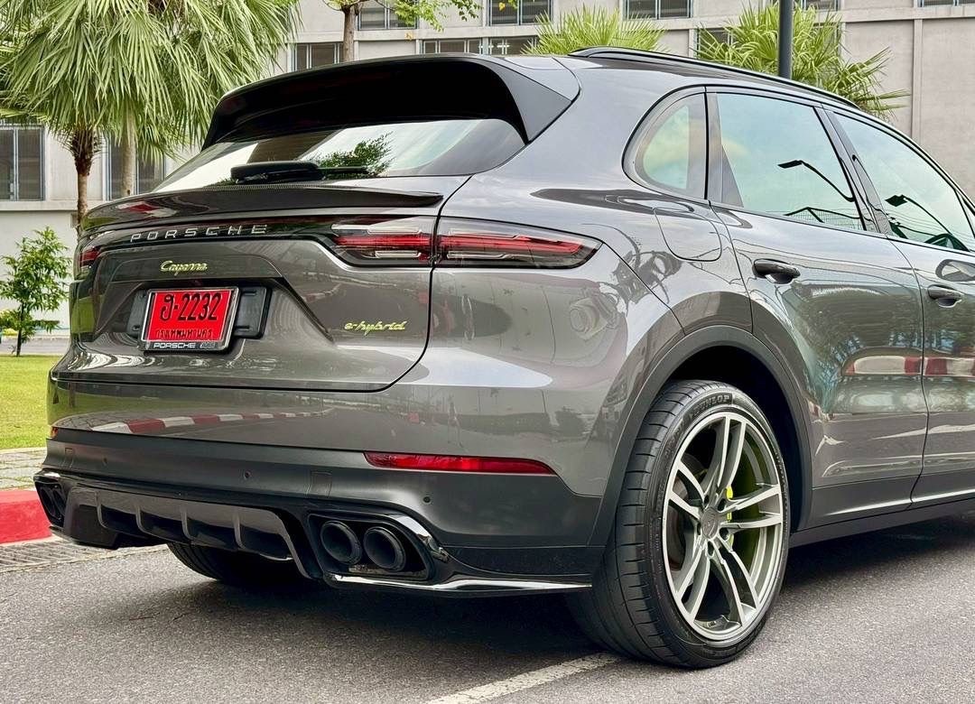 Porsche Cayenne SUV Plug-in hybrid ปี 2019