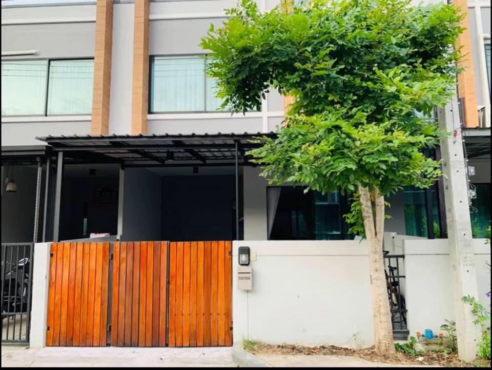 ให้เช่าทาวน์โฮม 2 ชั้น ใกล้สมบัติบุรี บางบัวทอง