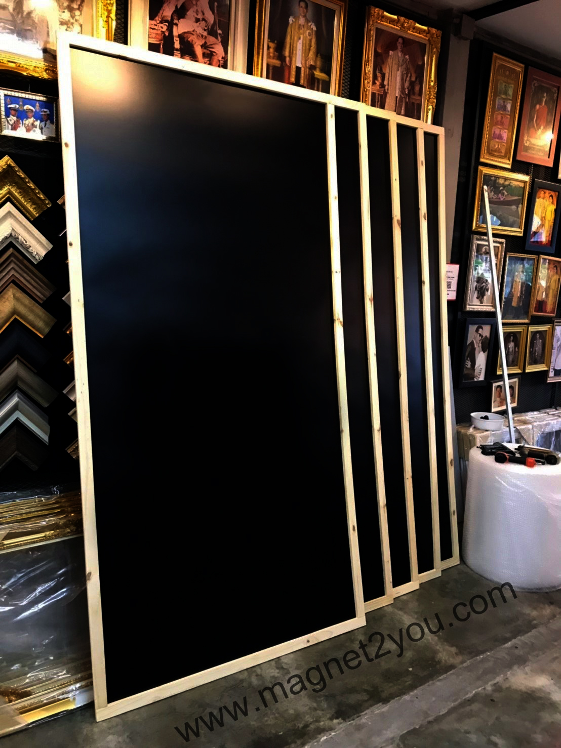 กระดานดำแม่เหล็ก 120x240 ติดผนัง (โครง 10 MM)กรอบไม้สนเลือกสีได้