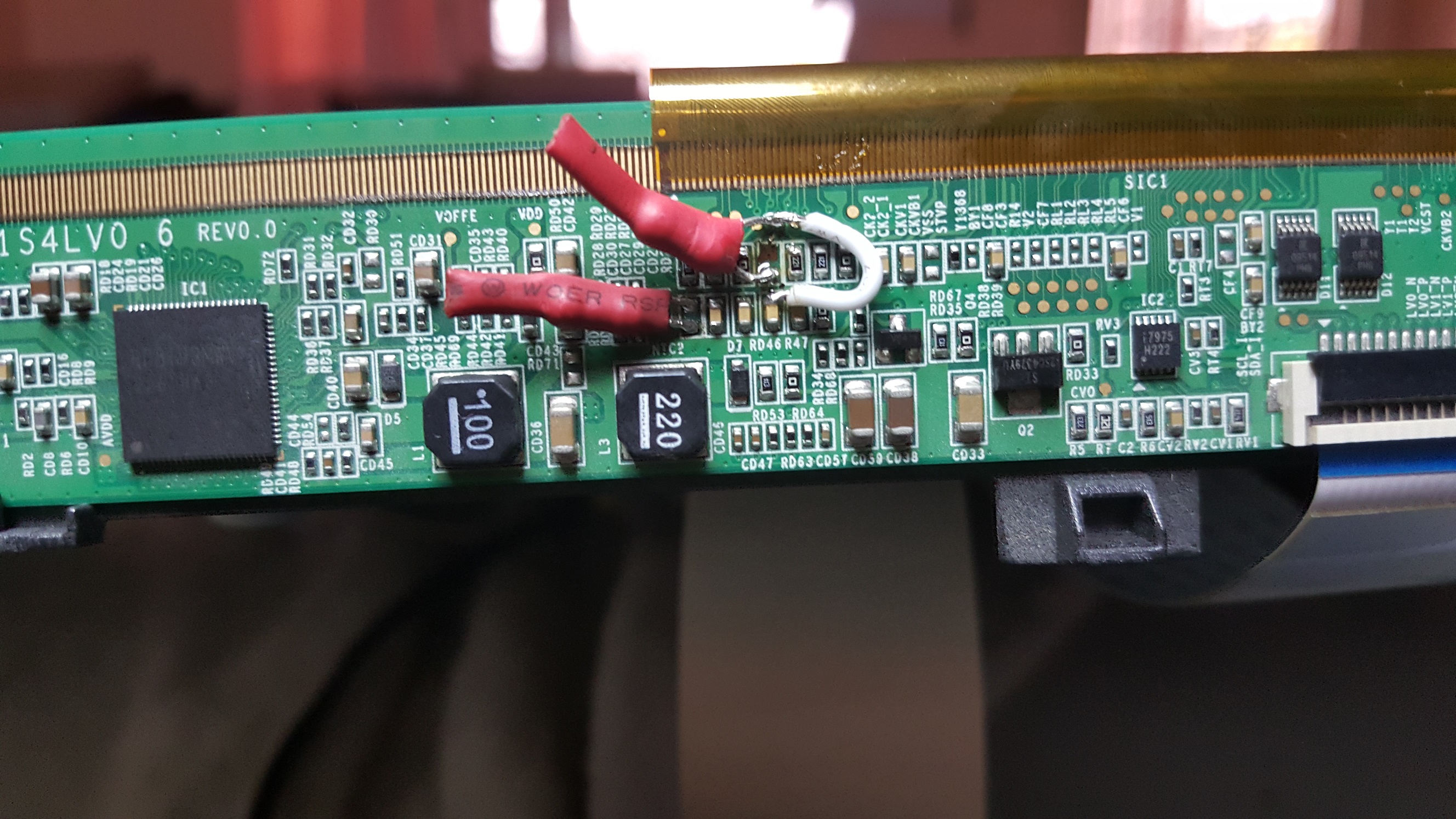 ซ่อมโทรทัศน์ LCD-TV ยี่ห้อ SONY รุ่น KLV-32BX350 อาการภาพซ้อนภาพเต้น