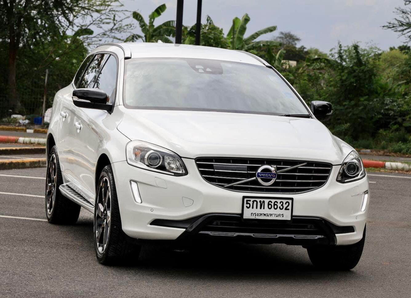 Volvo XC60 D4 เครื่อง 2.0 Diesel Turbo I-Art Full-option ปี 2016
