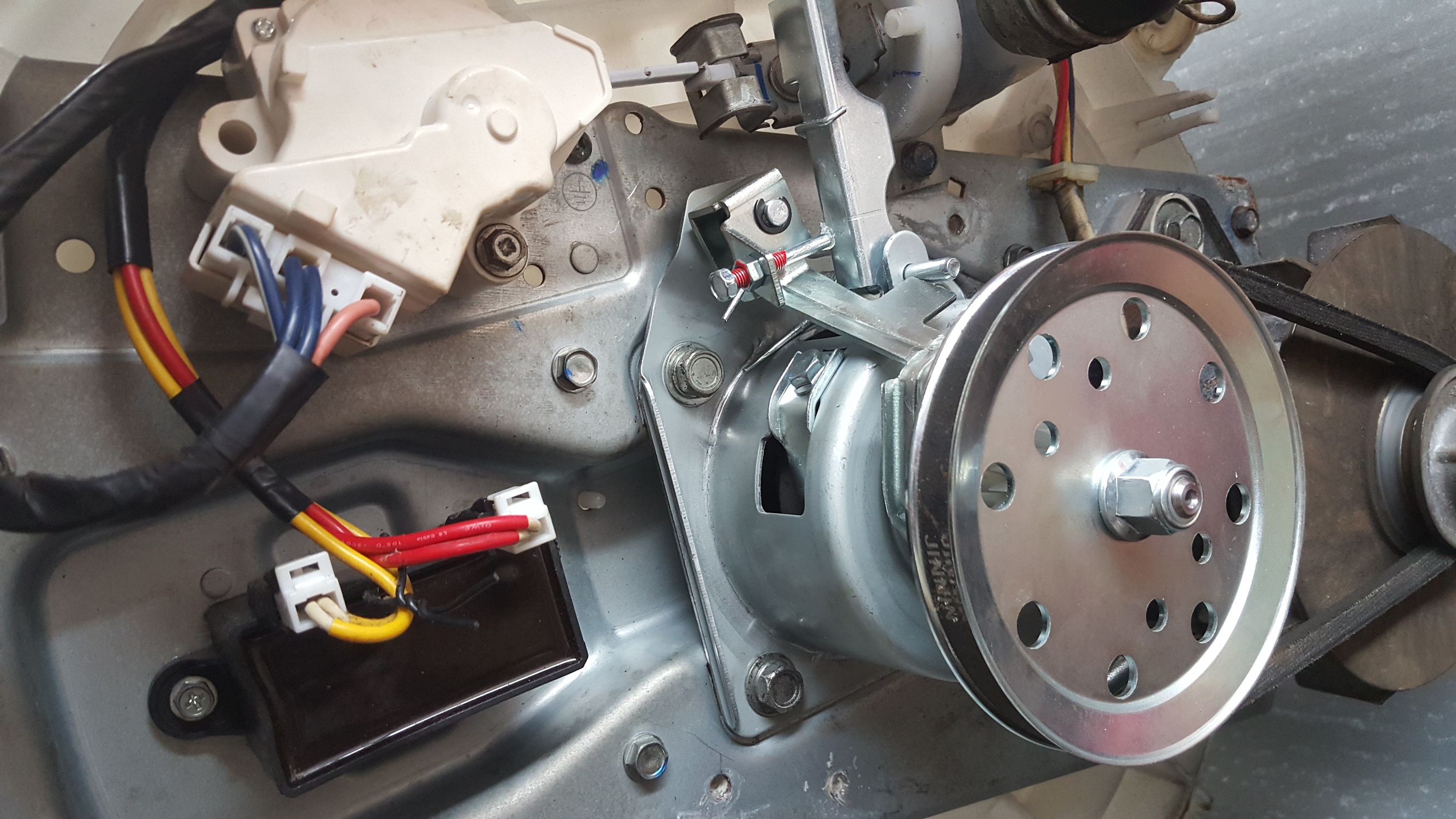 ซ่อมเครื่องซักผ้า ยี่ห้อ LG รุ่น WF-T1255TD อาการขณะที่เครื่องทำการซักจะมีเสียงดังแก๊กๆ