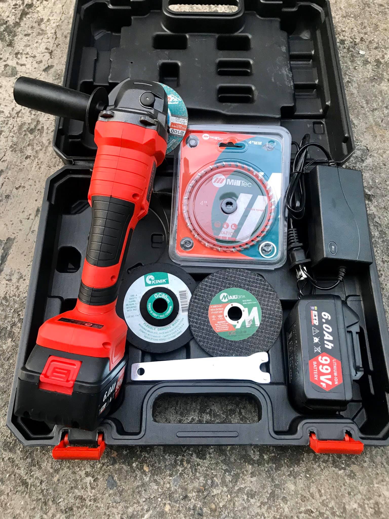 หินเจียไร้สาย ยี่ห้อ New Bolic ขนาดแบต 99โวลท์