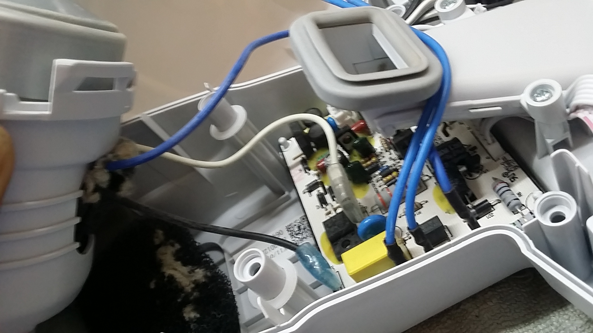 ซ่อมเครื่องดูดไรฝุ่น ยี่ห้อ JIMMY รุ่น JV11 อาการแปลงกวาดฝุ่นไม่หมุน