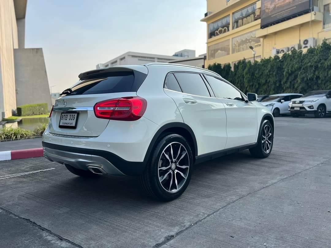 Mercedes BENZ GLA200 ปี 2016