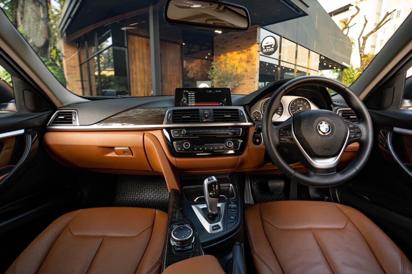 BMW 330e Luxury Plugin-Hybrid รุ่นF30 ปี 2017