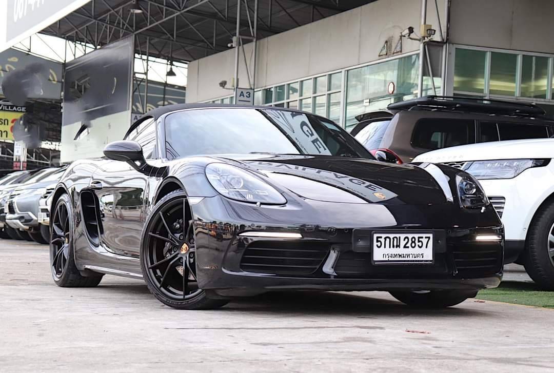 Porsche Boxster 718 ปี 2016
