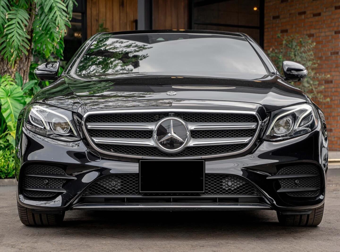 Mercedes-Benz E350e AMG Plug-in Hybrid ปี 2018