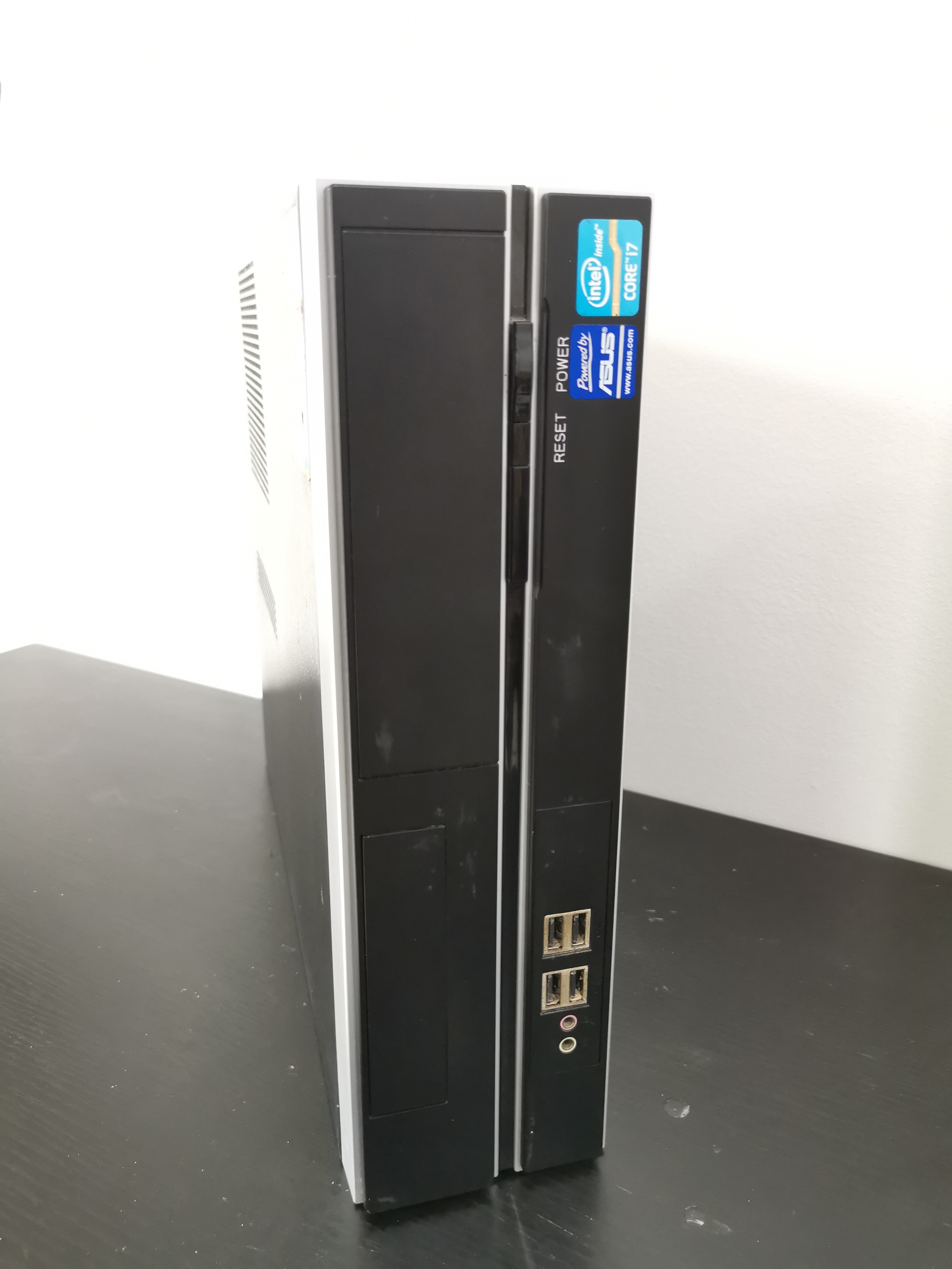 คอมเซ็ต i7 2600 + การ์ดจอ Geforce 210