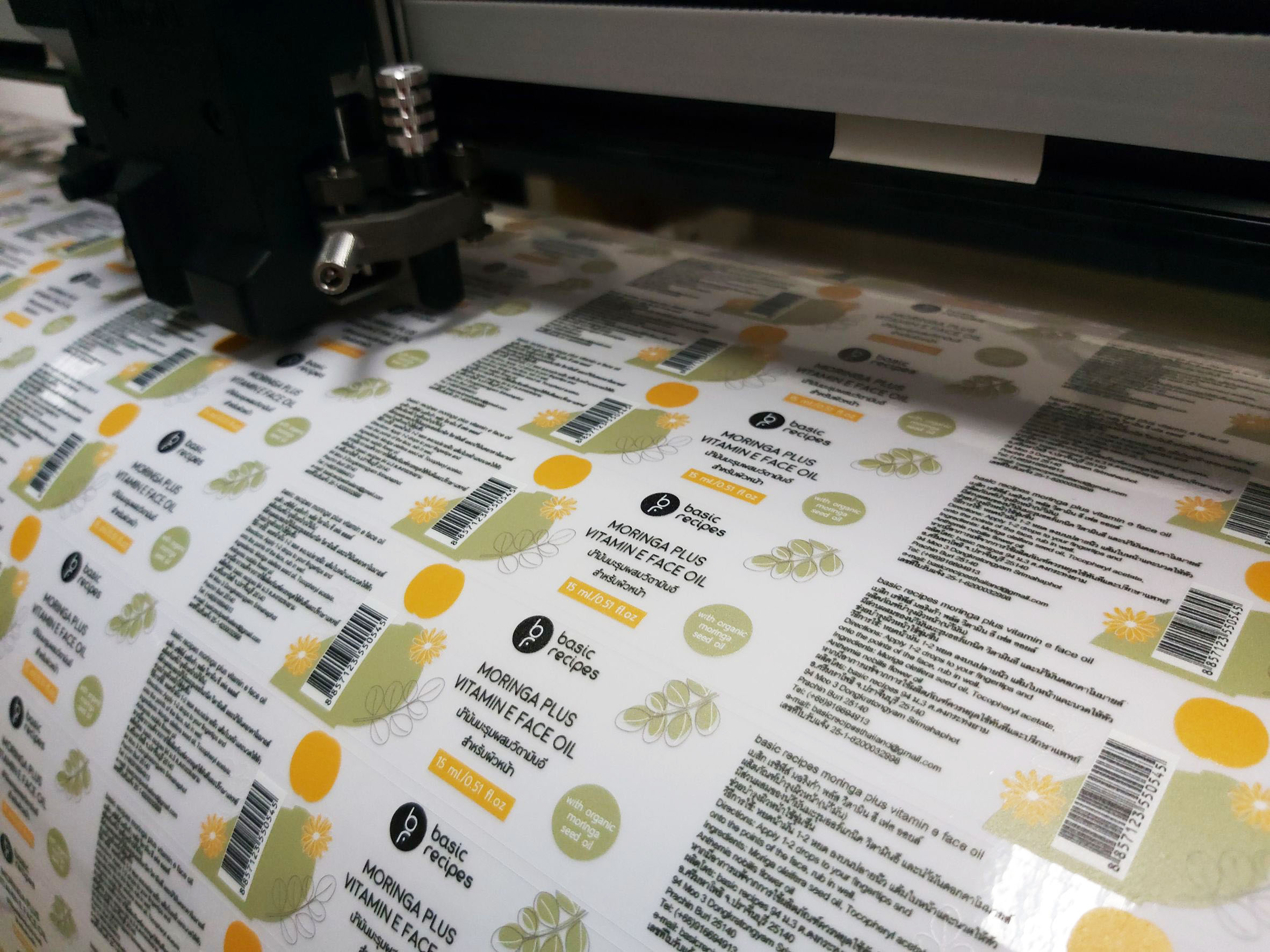 สติ๊กเกอร์ใสรองพื้นหมึกขาว หมึกขาว พิมพ์หมึกขาว