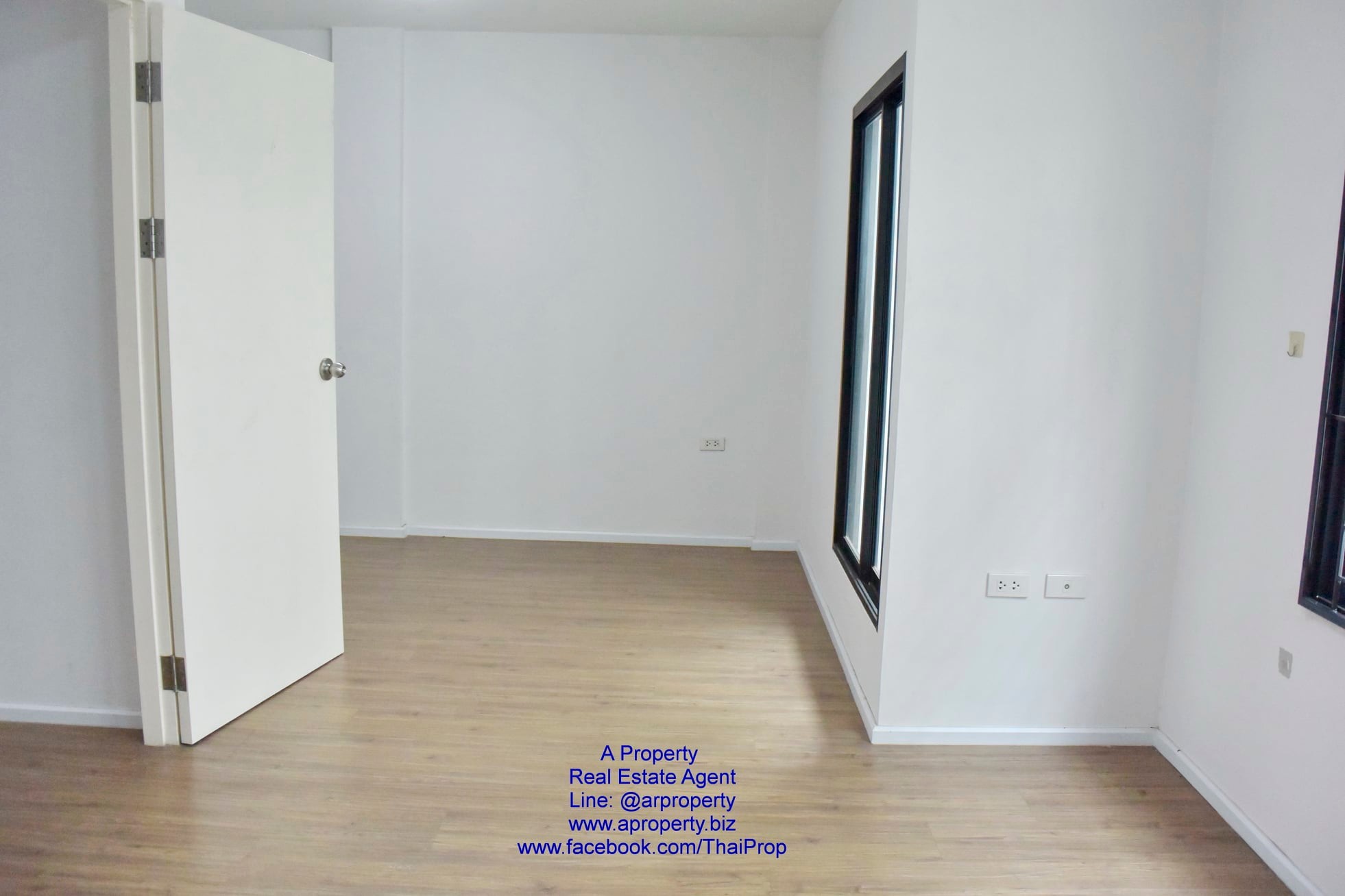 ขายทาว์โฮม 3 ชั้น กลางเมืองปทุม
