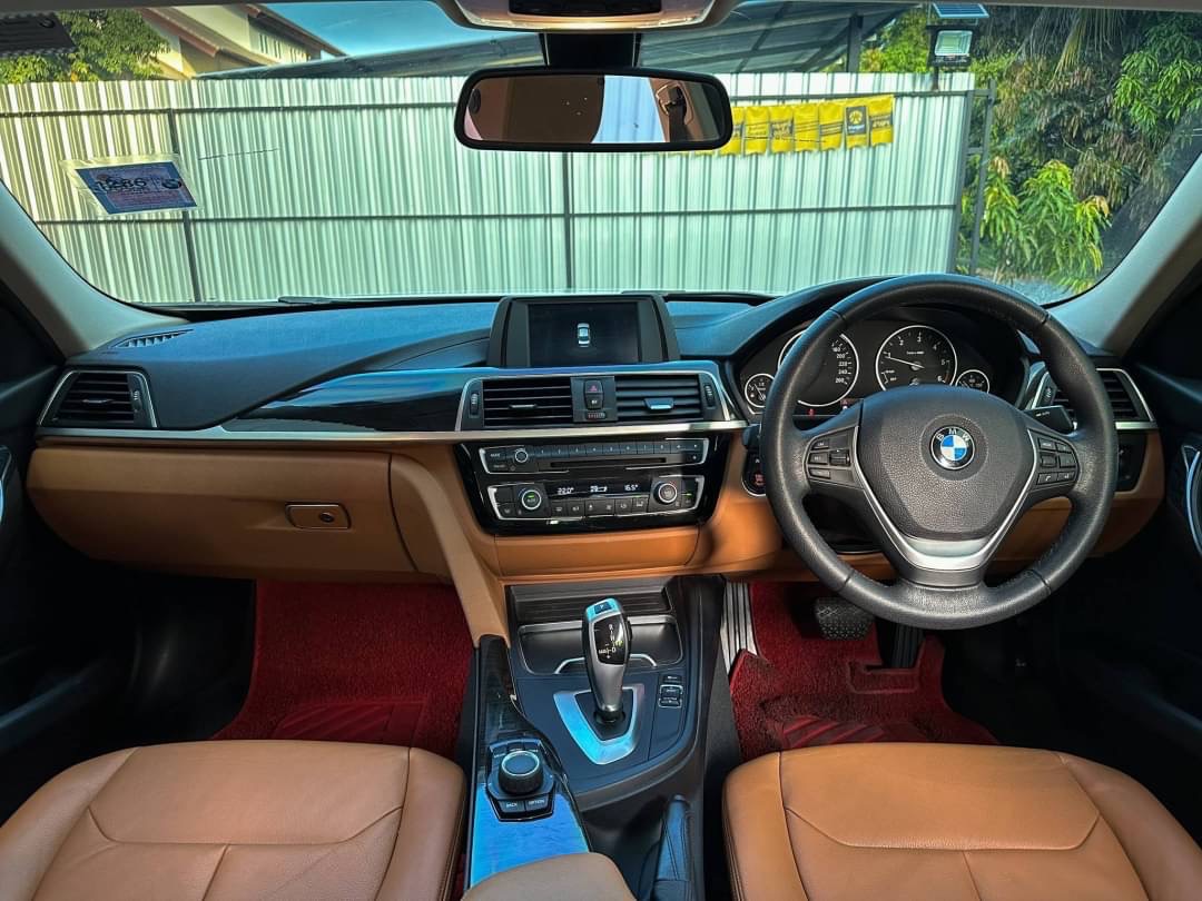 BMW 320d F30 LCI ปี 2018