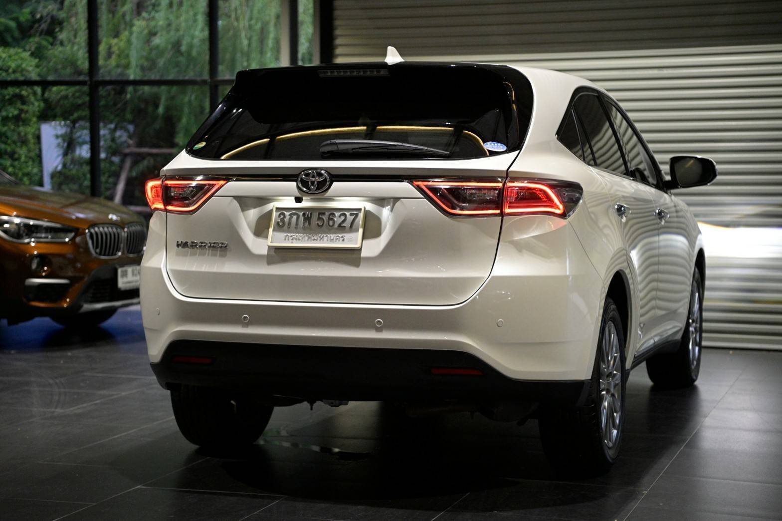 TOYOTA HARRIER 2.0 เบนซิน ปี 2014