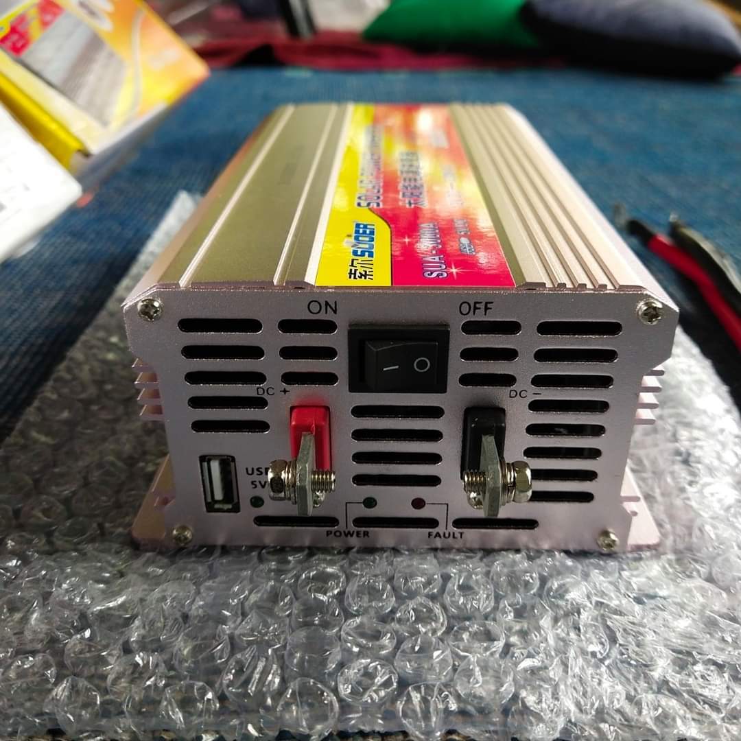 ตัวแปลงไฟ 12V เป็นไฟบ้าน 220V ขนาด 3,000W แถม ตัวคีบแบต +ไฟฉายUSB 1ชิ้น
