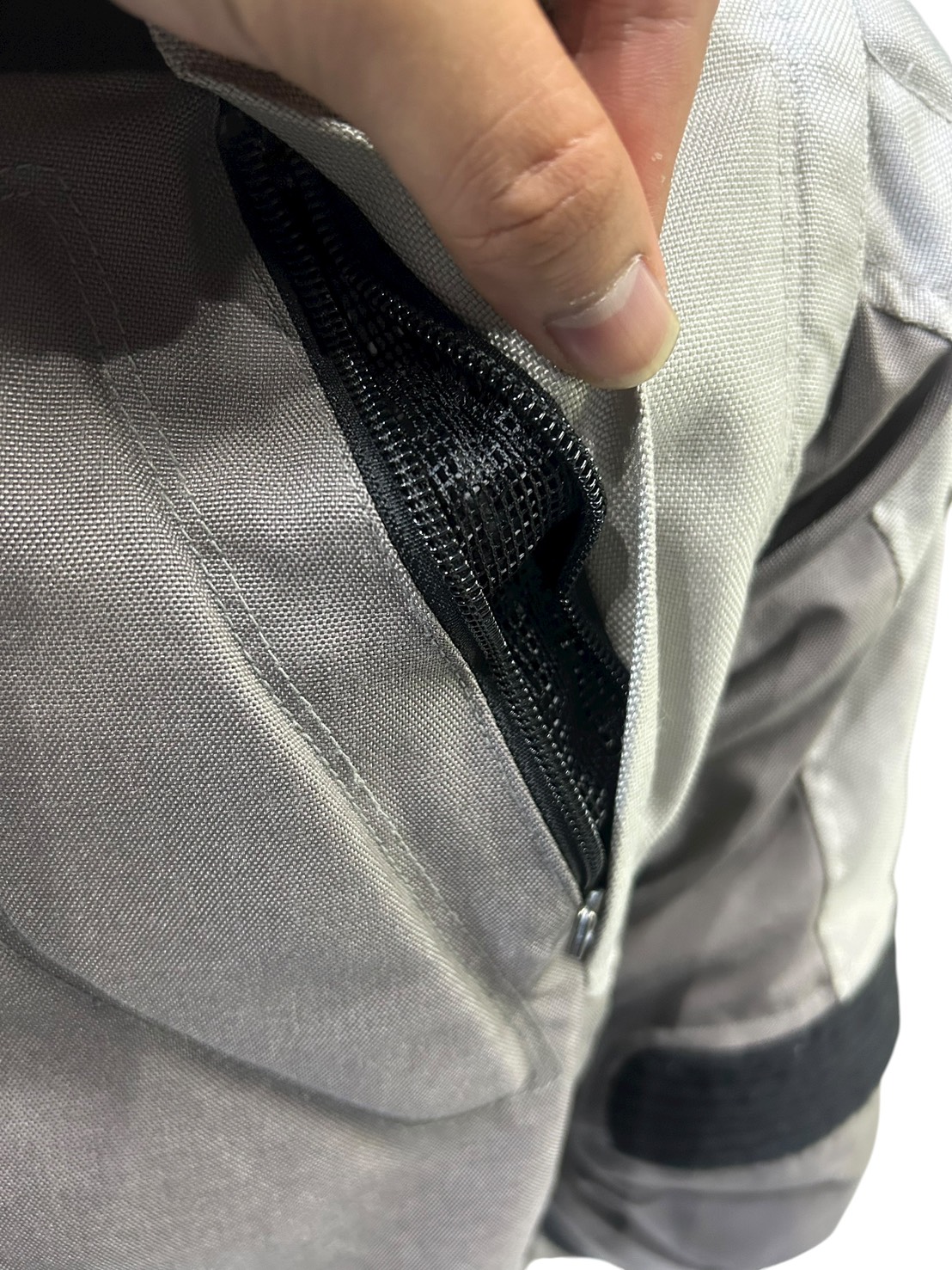 เสื้อขี่มอเตอร์ไซด์( มือสอง) RCTA 801 อก 46" ยาว 25 (L) **REV'IT**