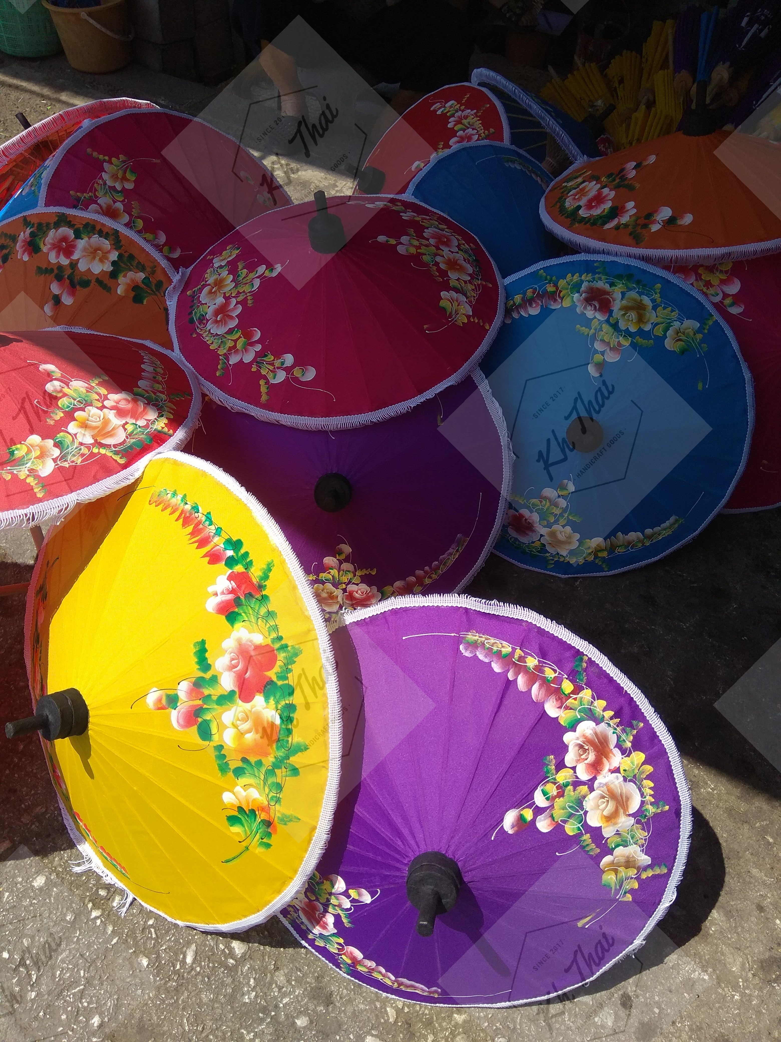 ร่มผ้าแพร หลากสี พร้อมเขียนลาย 17 นิ้ว มีทุกสี สั่งได้เลย ขนาดผู้ใหญ่ถือ ร่มกฐิน
