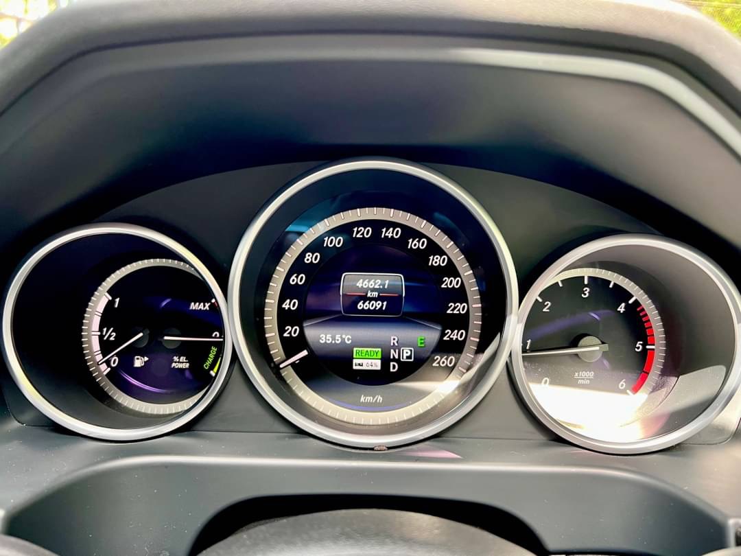 Mercedes Benz E300 Diesel Blutec Hybrid ปี 2016
