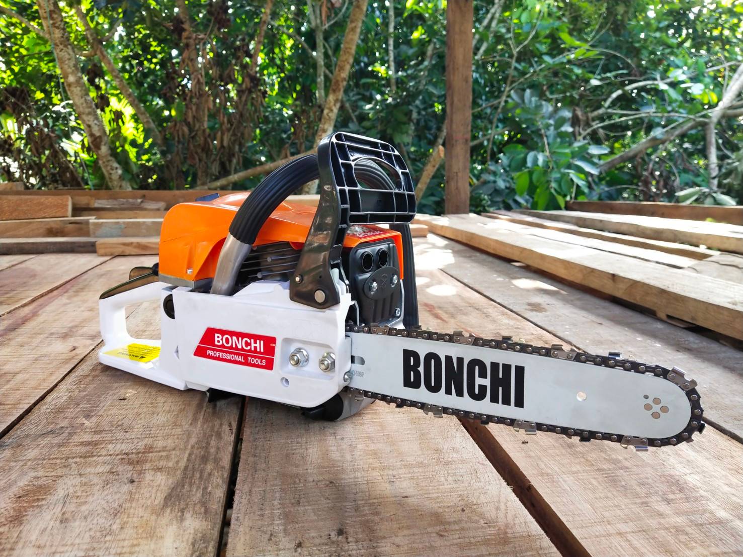 เลื่อยยนต์ Bonchi รุ่นเครื่องใหญ่ โซ่ 3 เส้น และ บาร์ 2 อัน