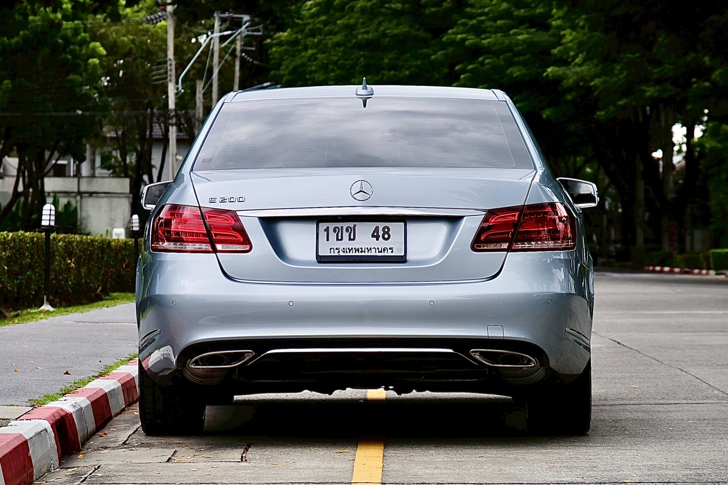 Mercedes Benz (W212) E200 CGI Facelift Edition E ปี 2017