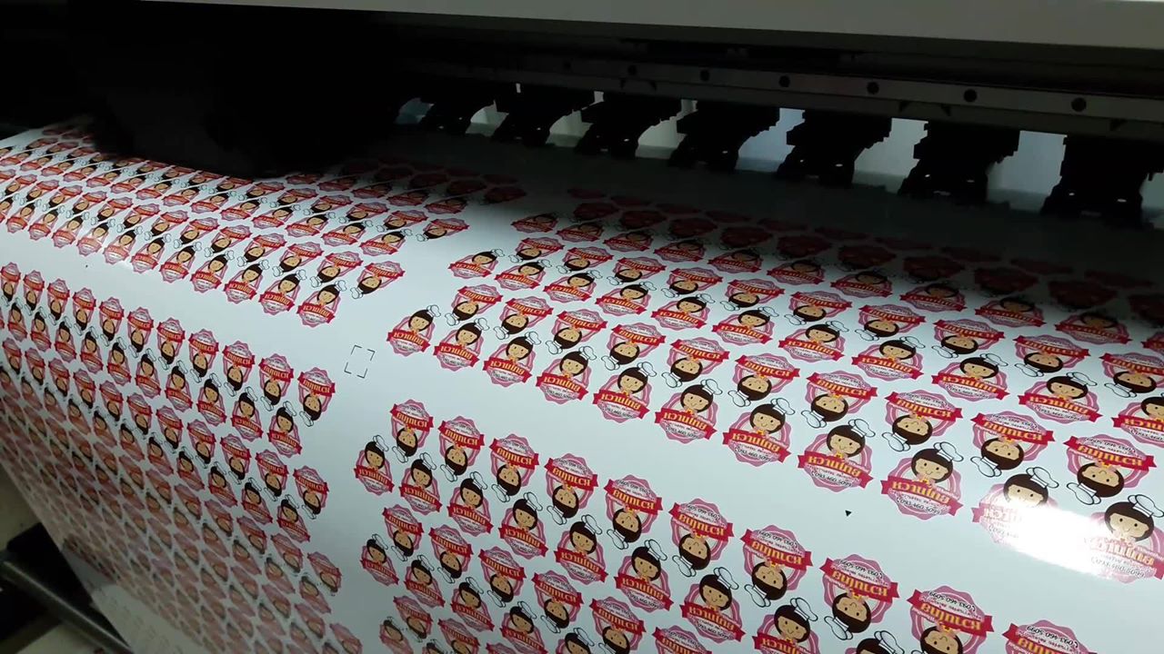 ฉลากสินค้าสติ๊กเกอร์พีวีซี (PVCขาว)