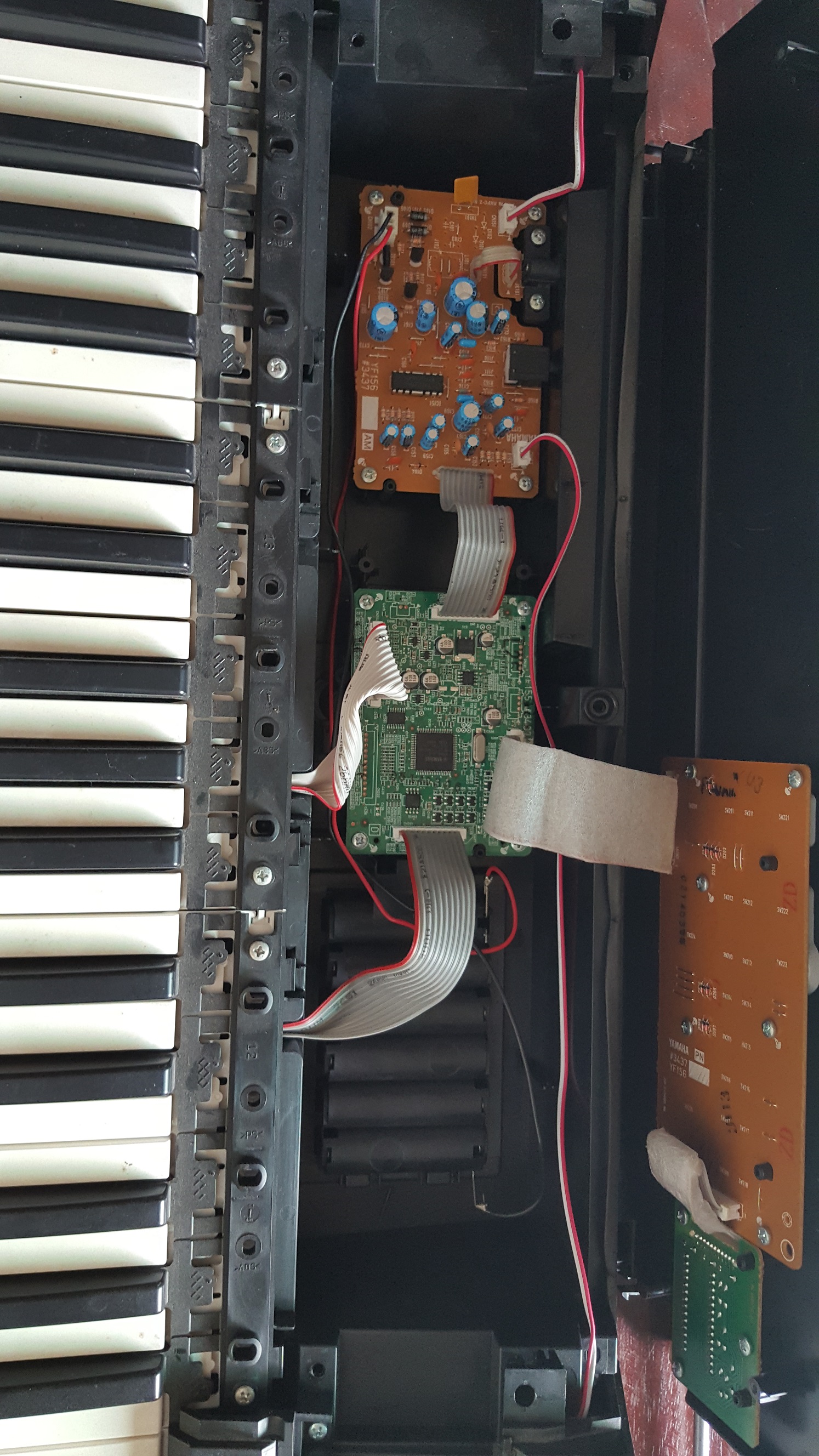 ซ่อมเครื่องเล่นเปีนโนไฟฟ้า หรือ DIGITAL KEYBOARD ยี่ห้อ YAMAHA รุ่น PSR-F50 อาการไม่มีเสียง