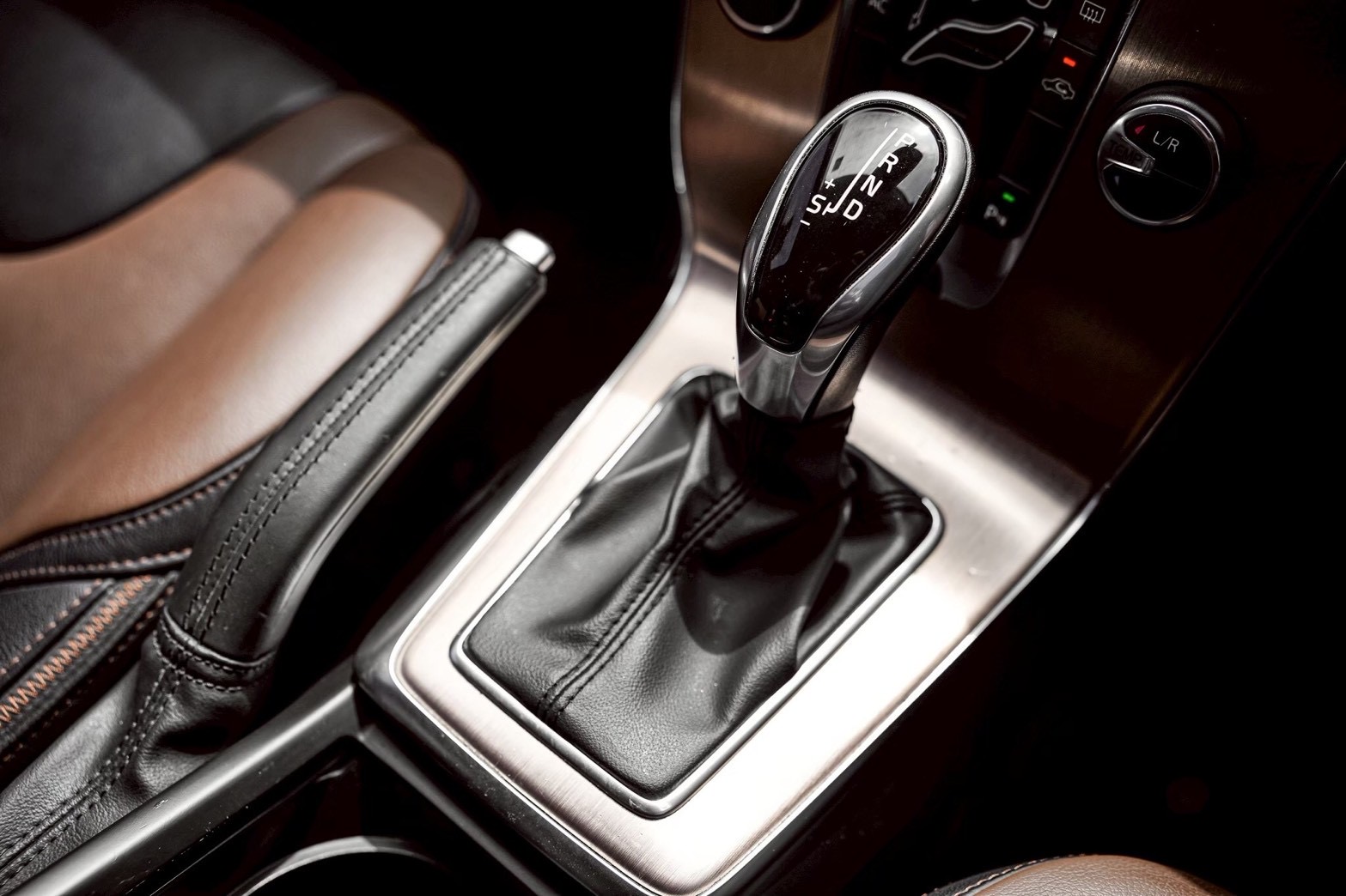 Volvo V40 Cross Country 2.0 T5 ปี 2014