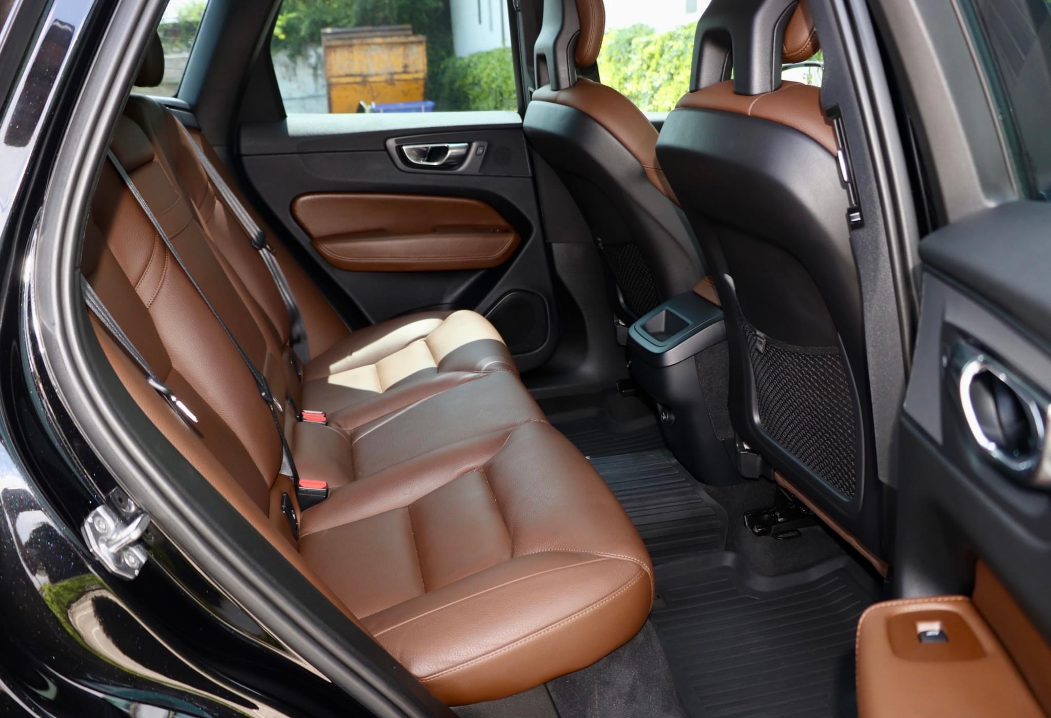 VOLVO XC60 2.0 D4 MOMENTUM AWD ปี2018