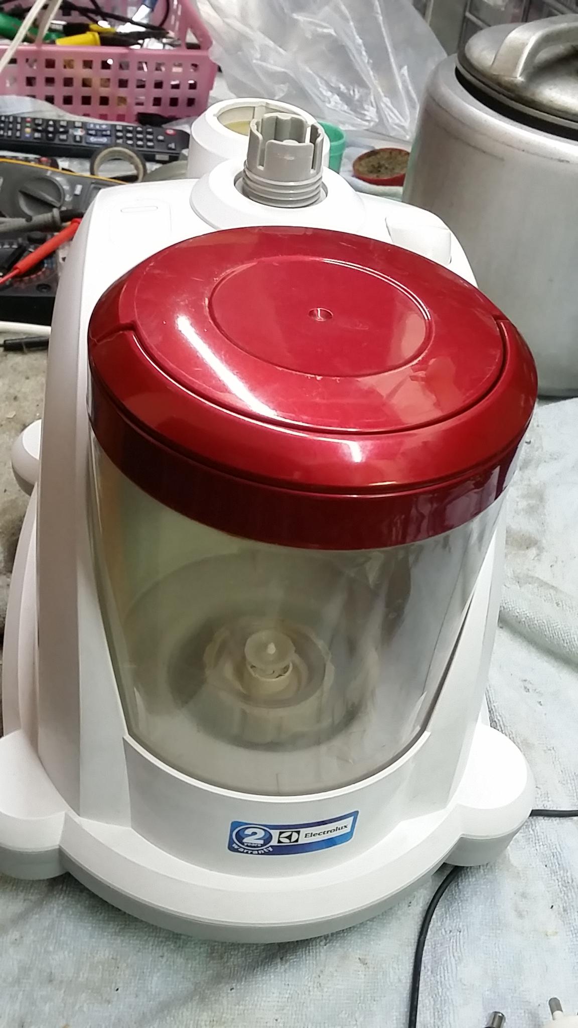 ซ่อมเตารีดไอน้ำ ยี่ห้อ Electrolux รุ่น EGS2003 อาการซ๊อตเปิดไม่ติด