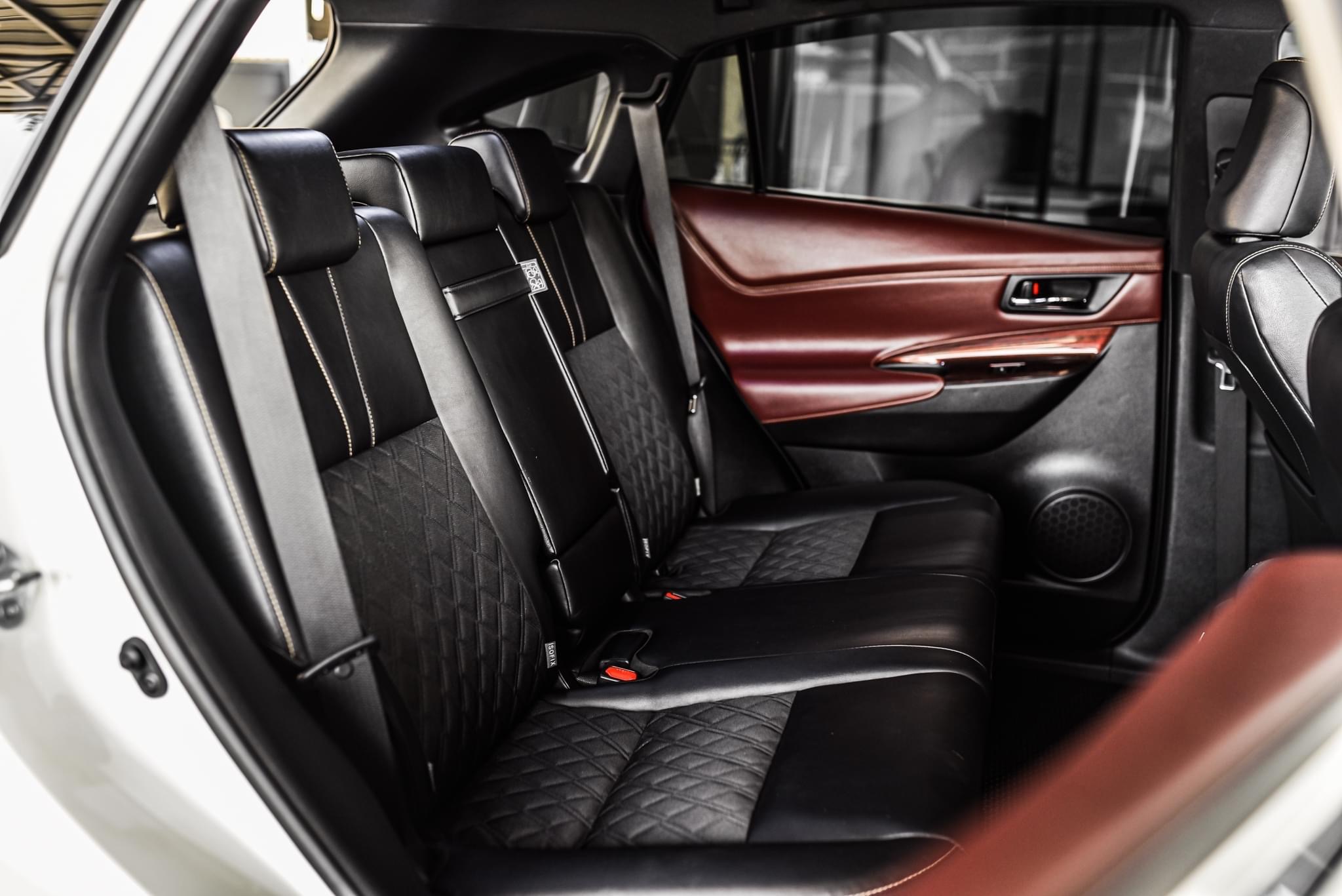 Toyota Harrier 2.0L Premium ปี 2014