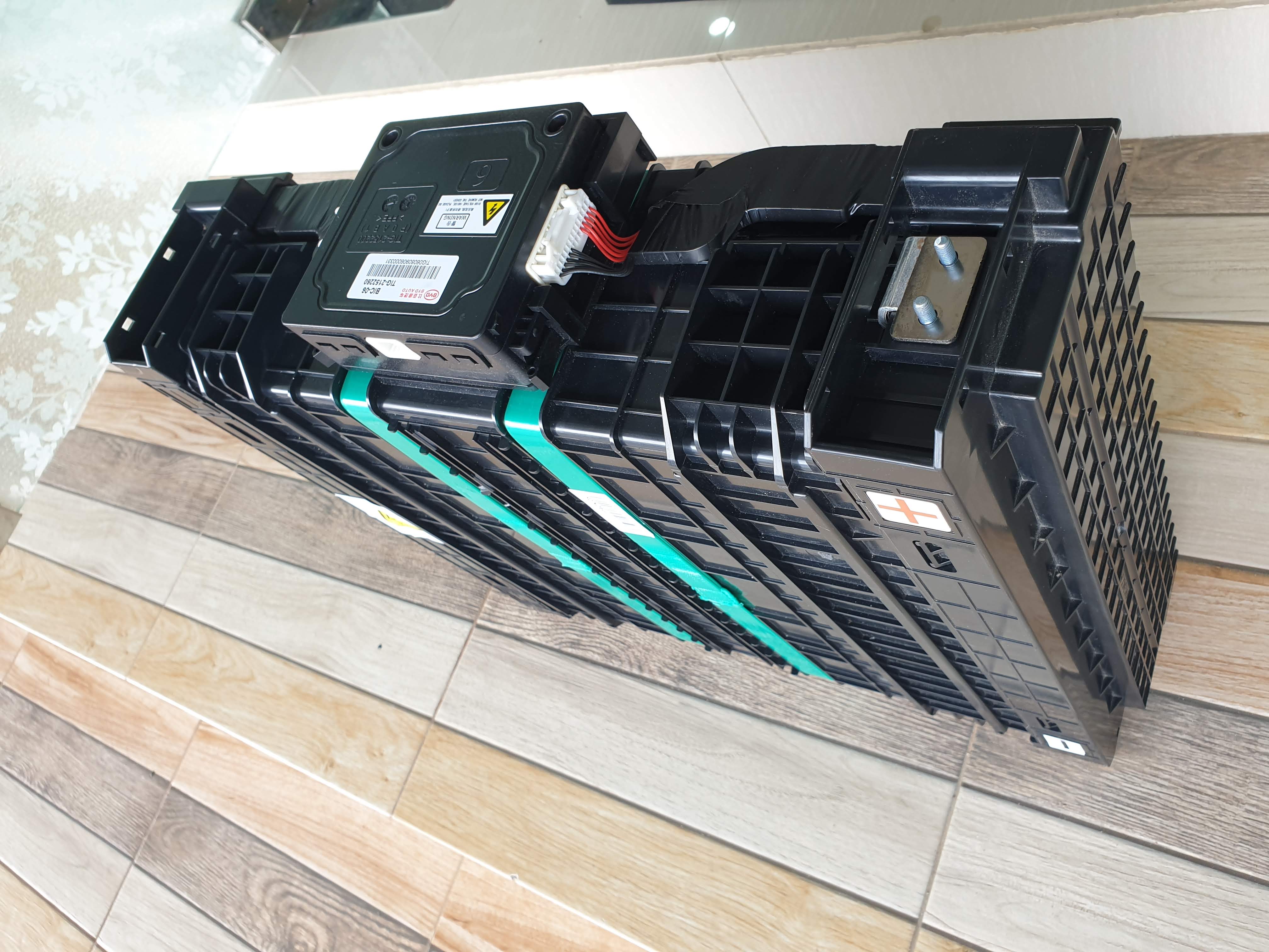 BYD lifepo4 แบตเตอรี่ลิเทียมฟอสเฟส 24v 100Ah