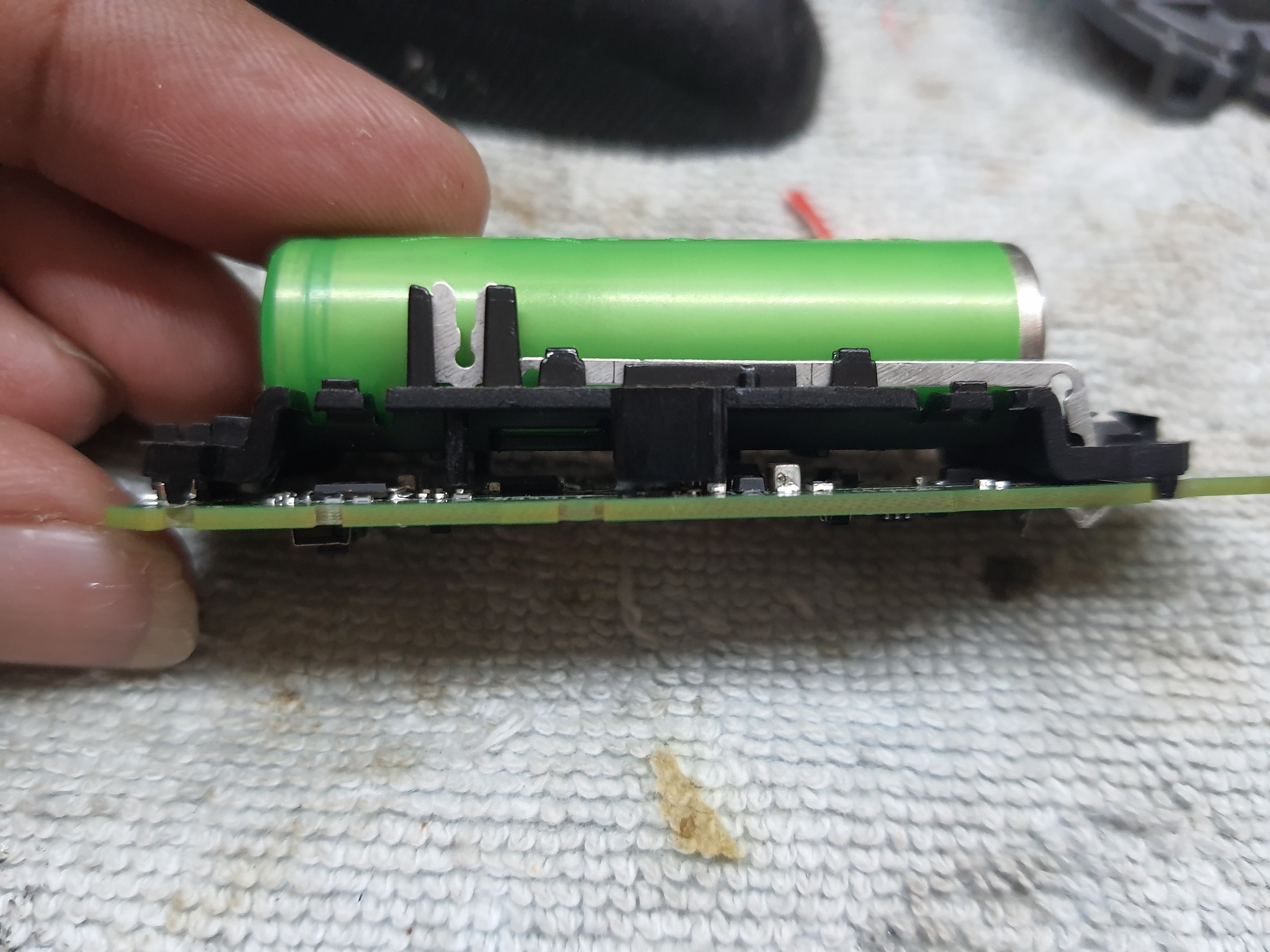 ซ่อมเครื่องโกนหนวด ยี่ห้อ PHILIPS รุ่น RQ1250 อาการเปิดไม่ติด