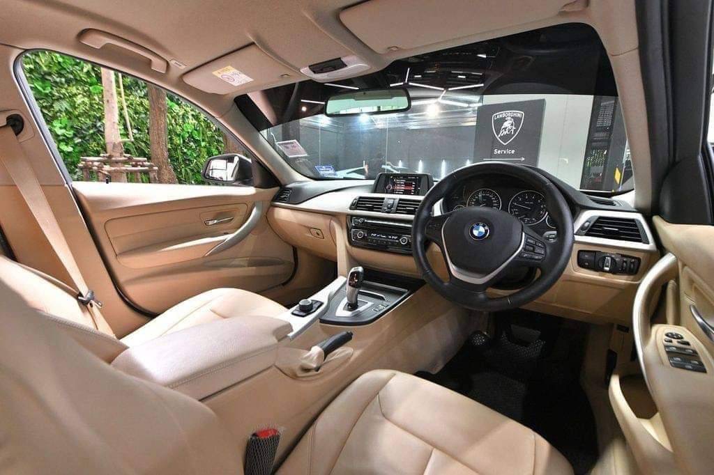BMW 318i LCI F30 ปี 2017