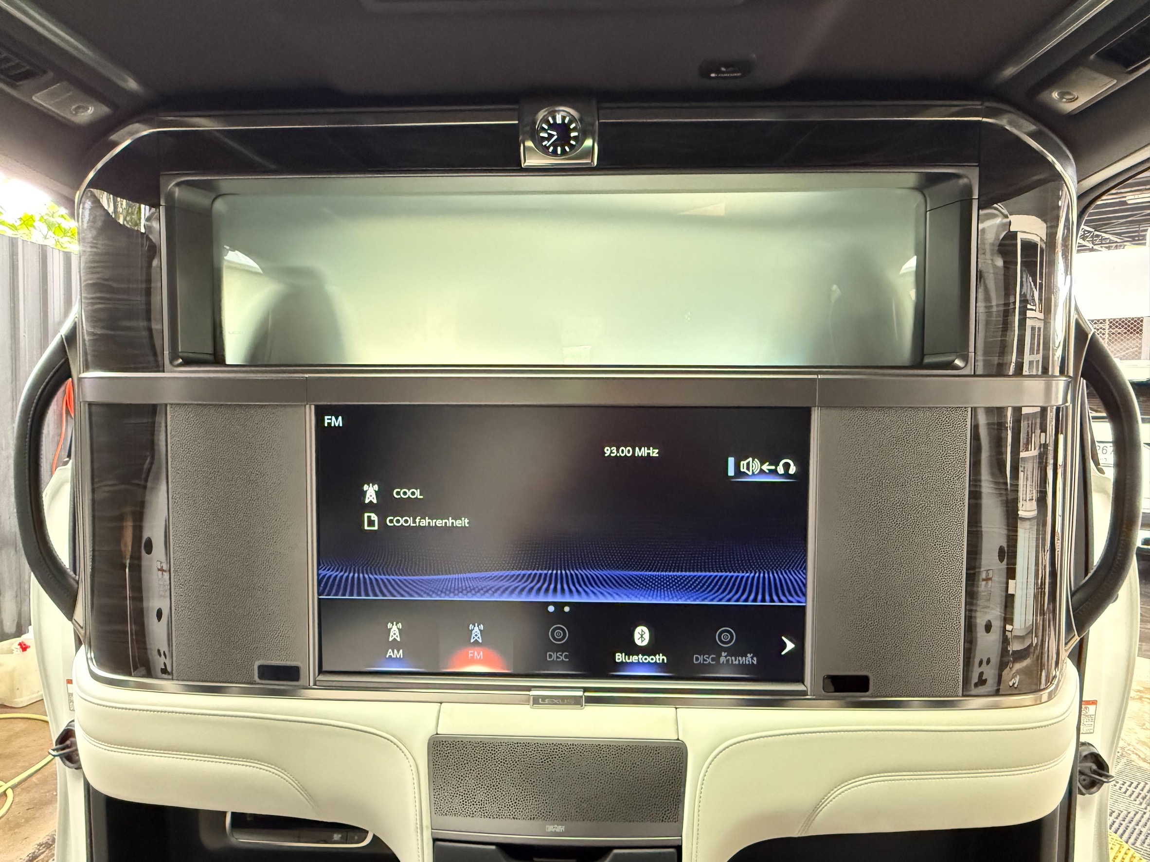 Lexus LM 300h Executive 4 seat ปี 2021