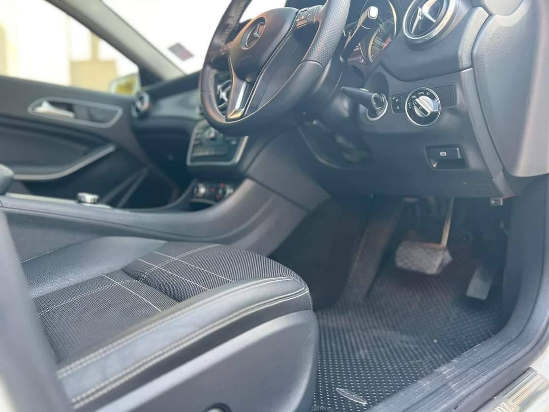 Mercedes BENZ GLA200 ปี 2016