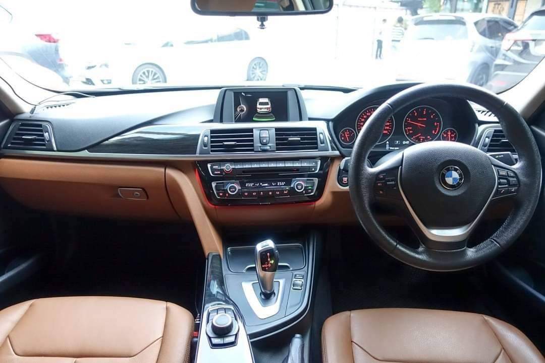 BMW 320d Iconic (F30 LCI) ปี 2017