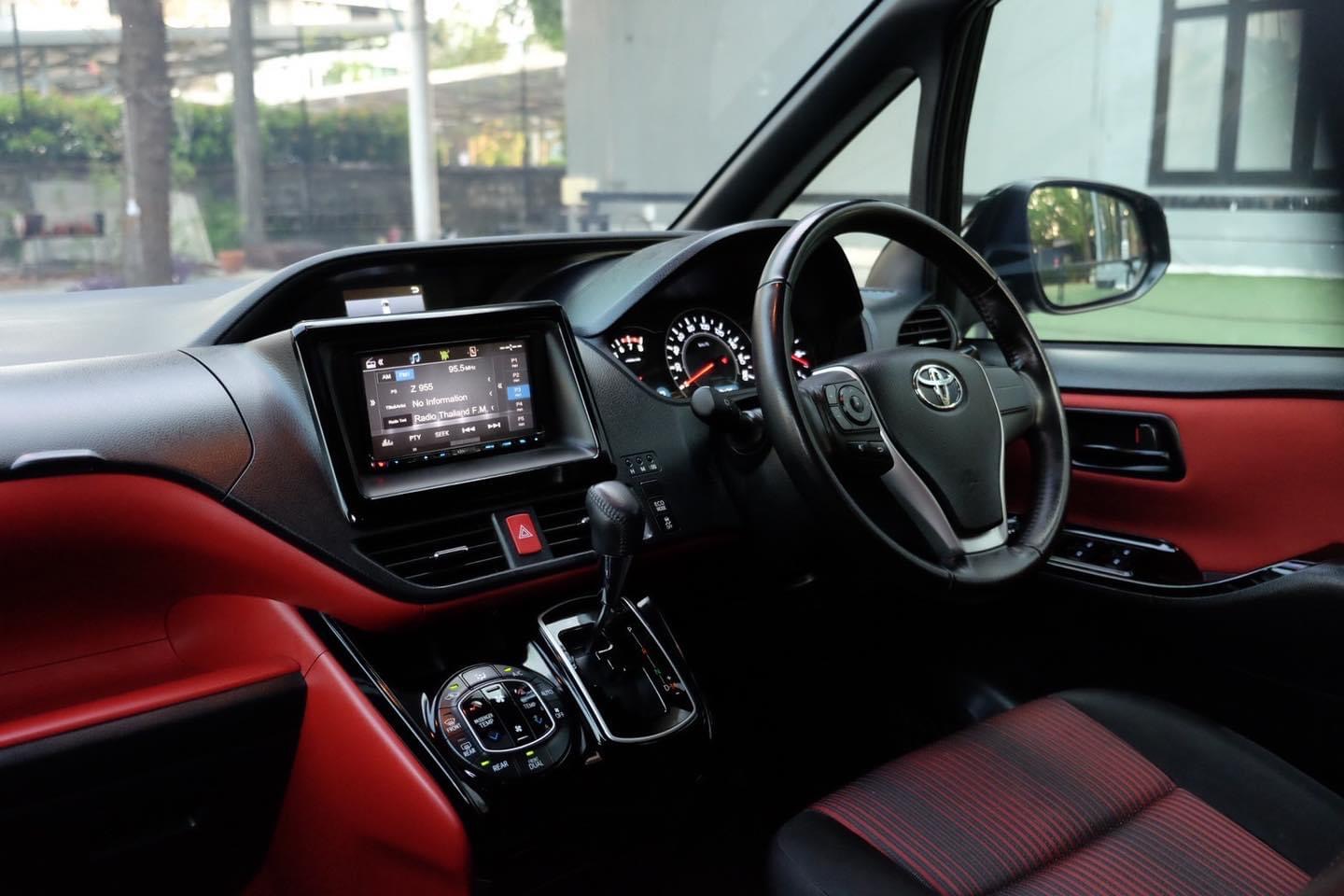 Toyota VOXY (ZS) ตัวไมเนอร์เชน ปี 2020