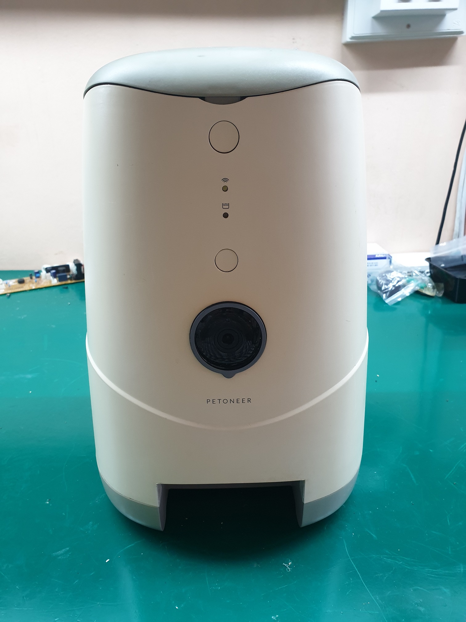 ซ่อมเครื่องให้อาหารสัตว์เเบบมีกล้อง ยี่ห้อ Nutri Vision รุ่น FDW020 อาการเครื่องไม่ทำงาน