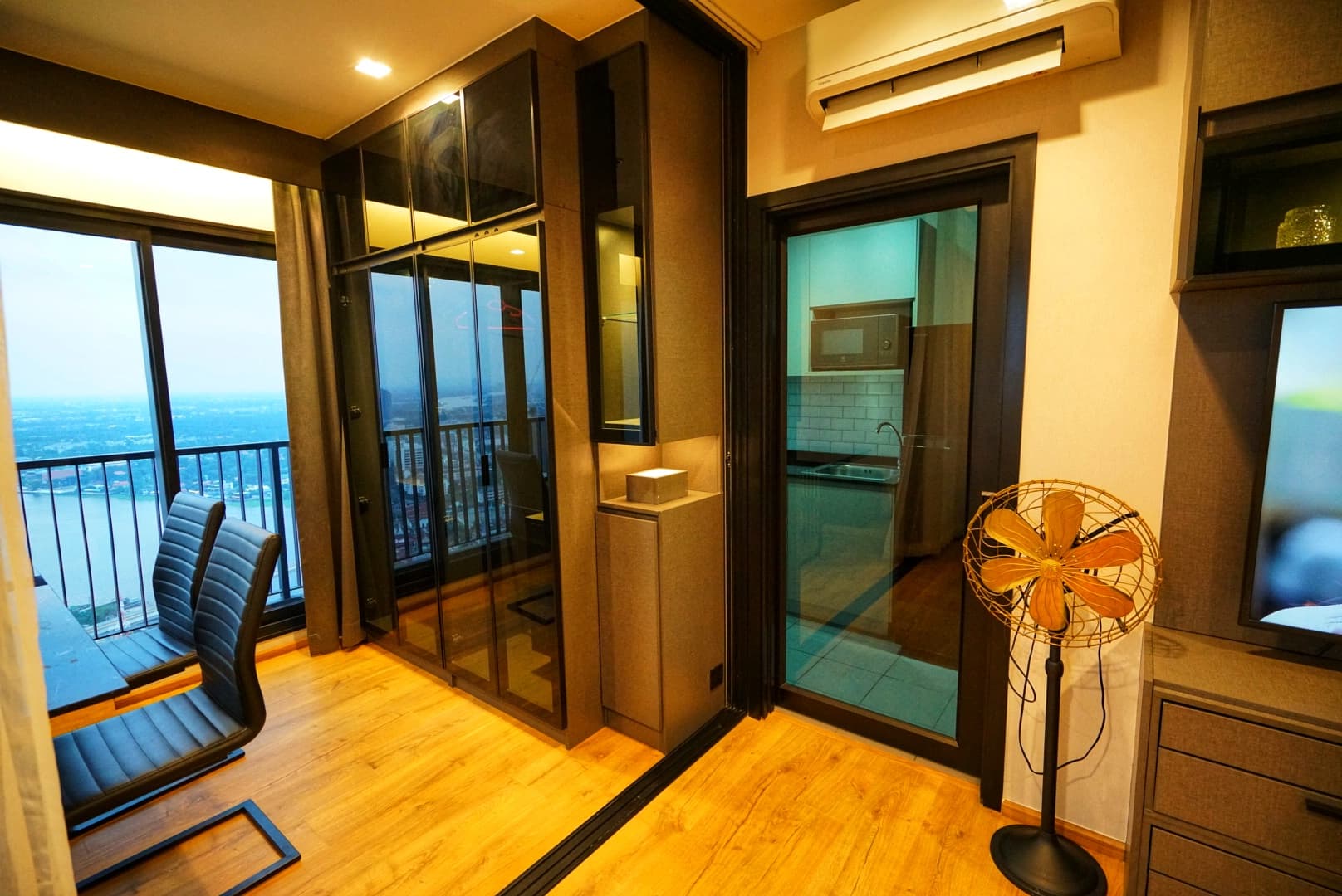 ขาย The Politan Rive ห้องมุม