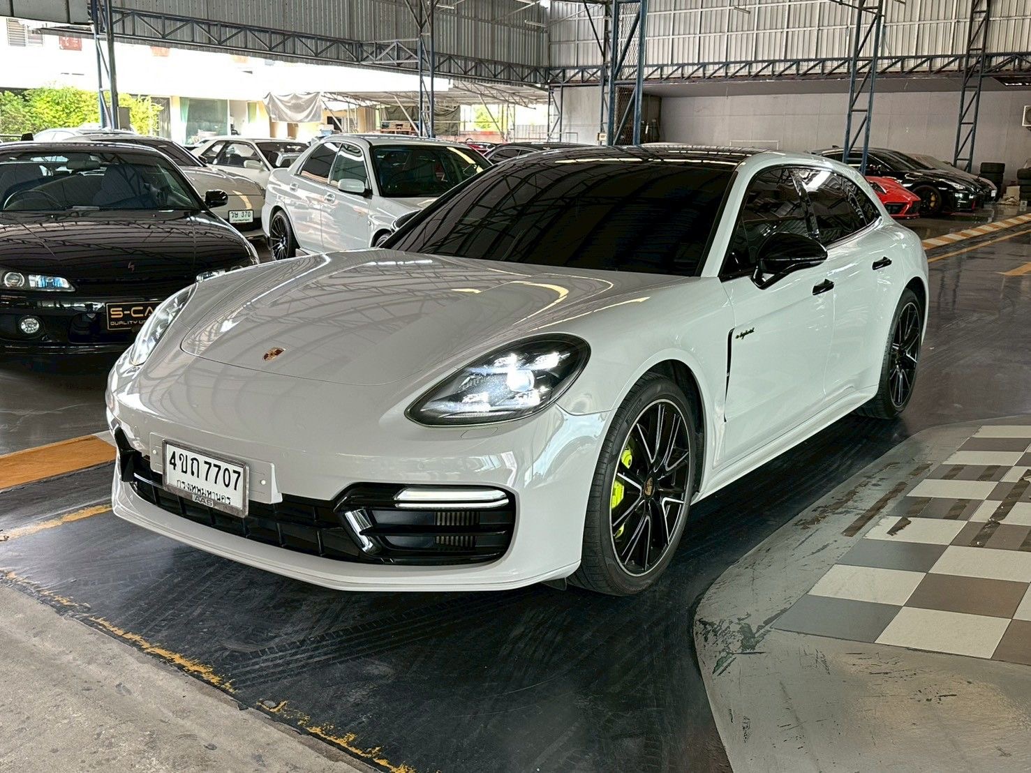 Porsche Panamera 4 e-hybrid Turismo ปี 2018