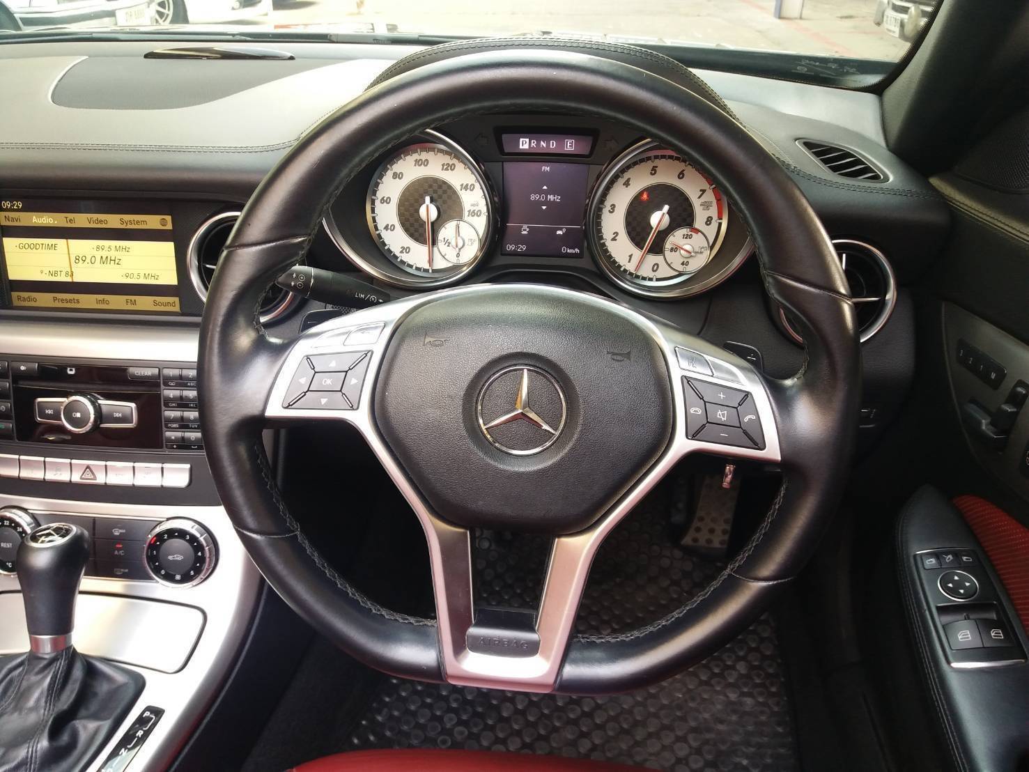 Mercedes-Benz SLK200 1.8 R172 Convertible ปี 2013