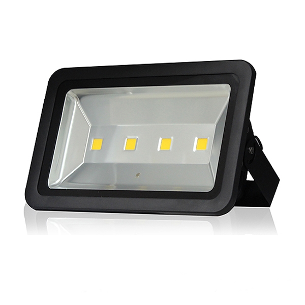 โคมสปอร์ตไลท์ LED 200W Daylight IWACHI