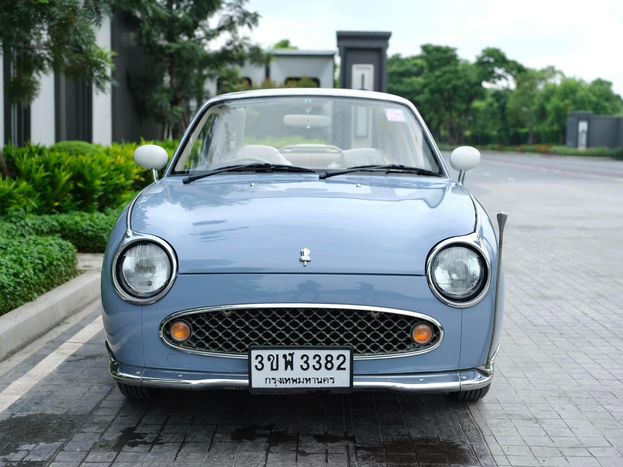 Nissan figaro ปี 2011