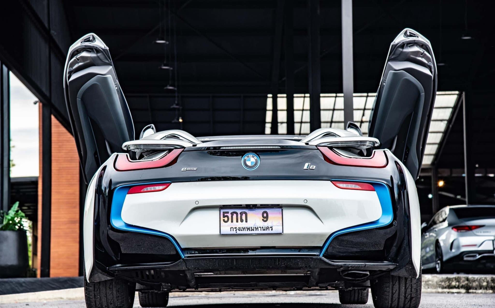 BMW i8 Roadster หลังคาผ้า Soft Top ปี 2020