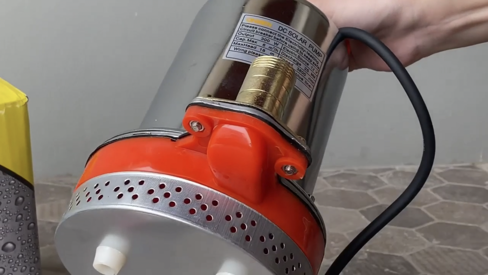 ไดโว่ DC 12V ยี่ห้อ ONSEN ท่อ 1 นิ้ว สายไฟยาว 5 เมตร แถมตัวคีบแบต 1 คู่