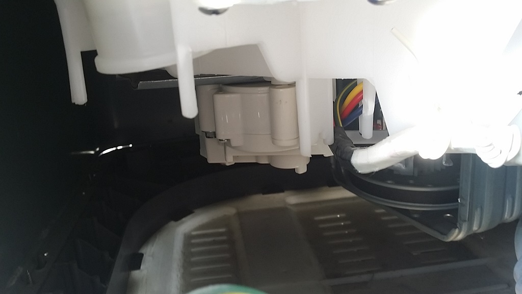 ซ่อมเครื่องซักผ้า ยี่ห้อ LG รุ่น WF-T1255TD อาการมีน้ำขังไม่ปล่อยน้ำทิ้ง