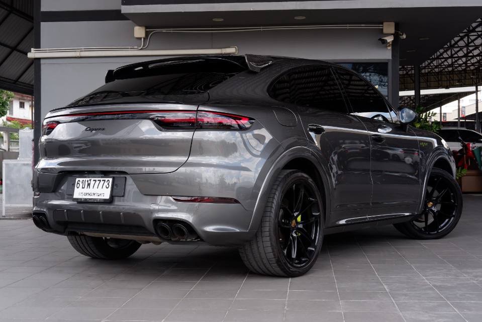 Porsche Cayenne E-Hybrid Coupe Lightweight ปี 2020