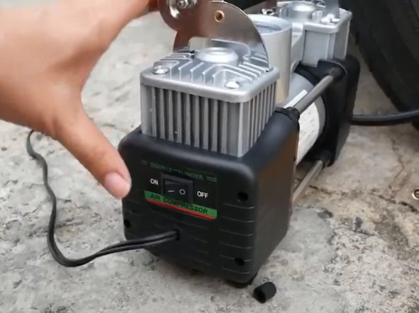 ปั๊มลมพกพา แบบ 2 ลูกสูบ รุ่น งานหนักขนาด 150 psi